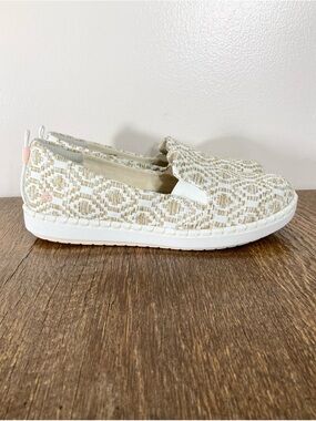 Clarks Cloudsteppers Step Glow Slip On Women’s Size 6 Natural